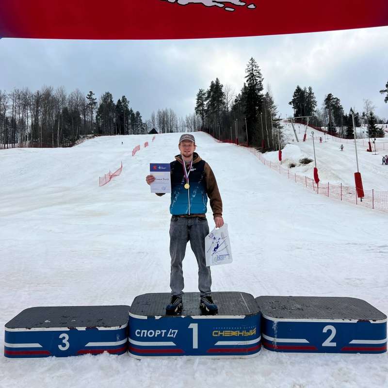 Горные лыжи: Виктор Бубенин — чемпион, команда Политеха — серебряный призер