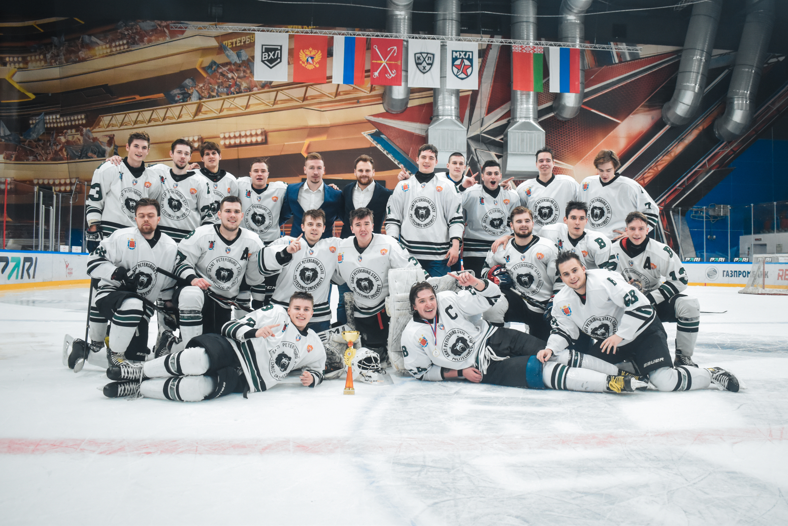 Наши хоккеисты - чемпионы Санкт-Петербурга!