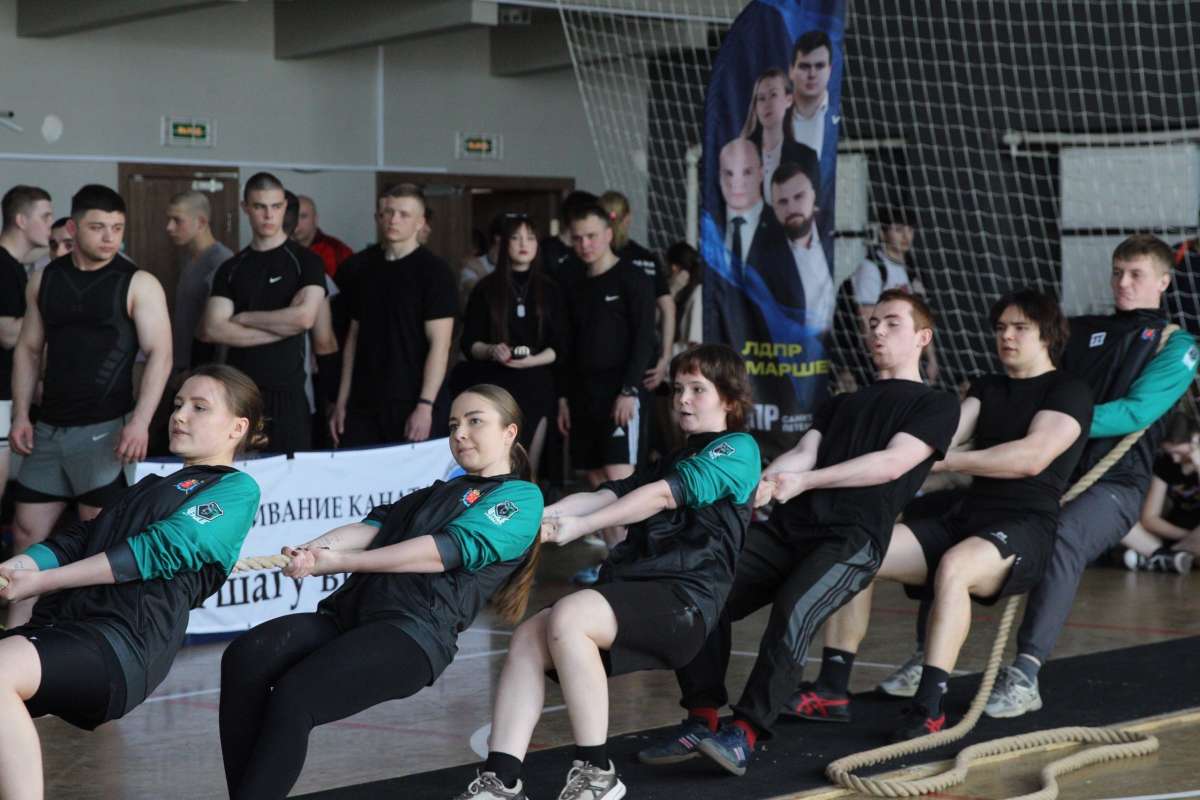 Политехники взяли бронзу в перетягивании каната