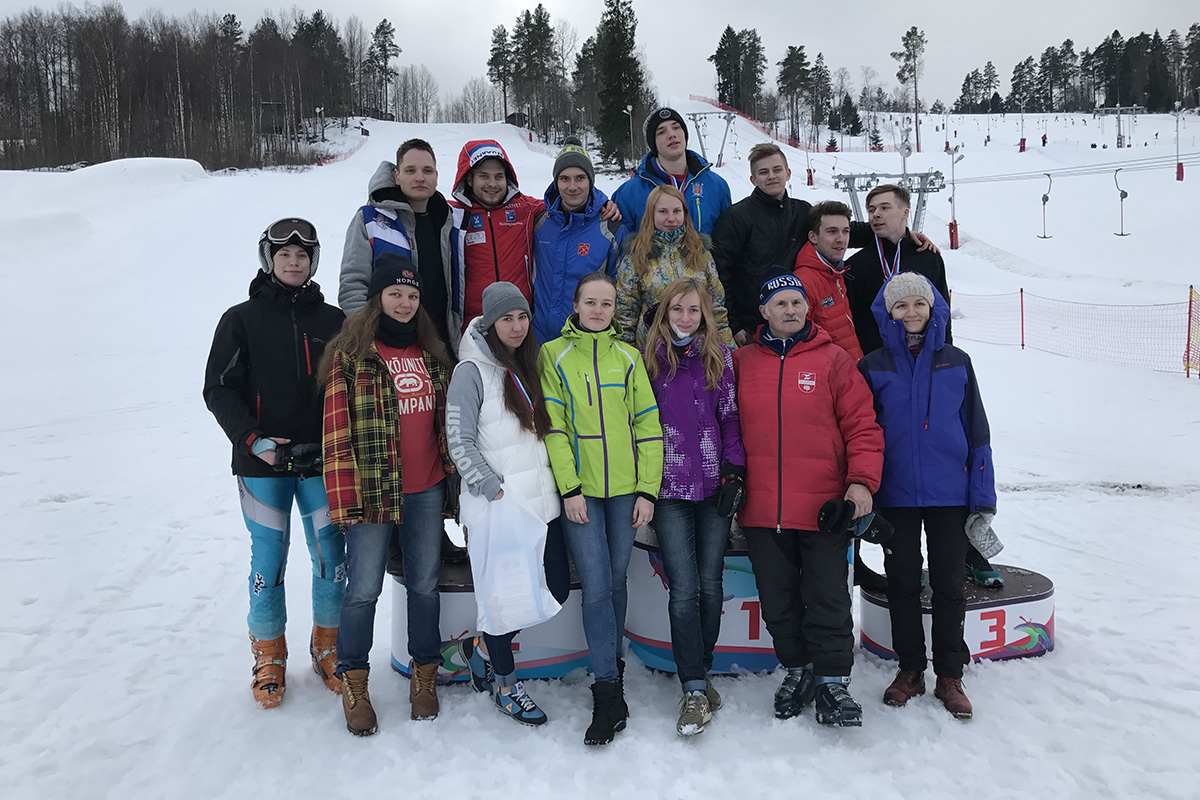 Чемпионы студенческих соревнований вузов СПб по горнолыжному спорту!